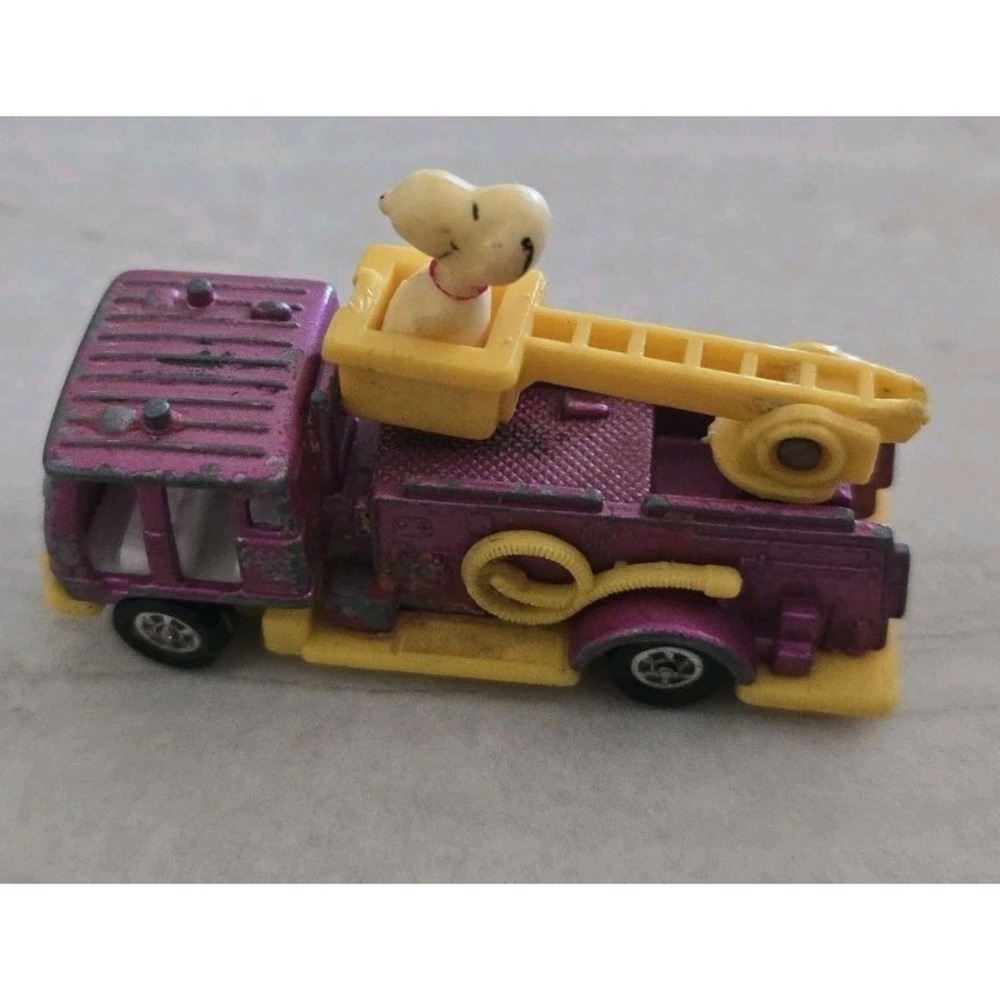 VTG Aviva Snoopy Fire Truck Diecast Toy 1958 1966‎ C1 Peanuts  Collectible